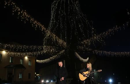 PRIŽIG PRAZNIČNIH LUČI 04 FOTO LJUBO VUKELIČ